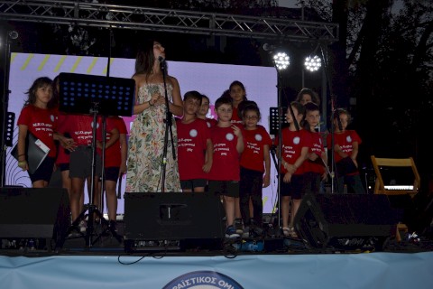 "ΖΩ ΚΑΙ ΤΡΑΓΟΥΔΩ ΔΕΝ ΕΞΑΡΤΩΜΑΙ 2024"