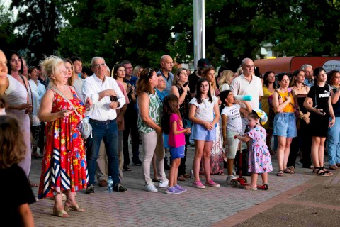 "ΖΩ ΚΑΙ ΤΡΑΓΟΥΔΩ ΔΕΝ ΕΞΑΡΤΩΜΑΙ 2024"