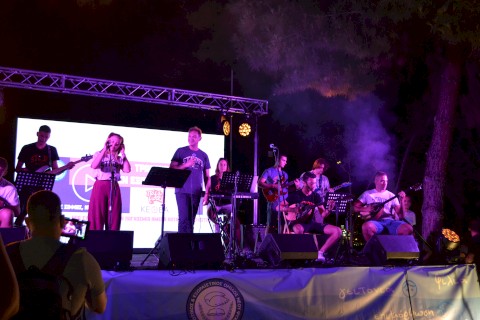 "ΖΩ ΚΑΙ ΤΡΑΓΟΥΔΩ ΔΕΝ ΕΞΑΡΤΩΜΑΙ 2024"