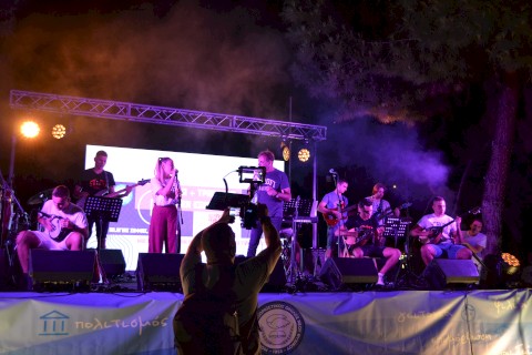 "ΖΩ ΚΑΙ ΤΡΑΓΟΥΔΩ ΔΕΝ ΕΞΑΡΤΩΜΑΙ 2024"