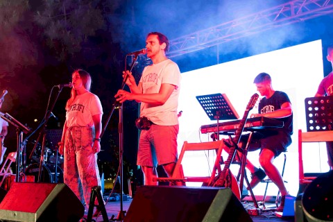 "ΖΩ ΚΑΙ ΤΡΑΓΟΥΔΩ ΔΕΝ ΕΞΑΡΤΩΜΑΙ 2024"