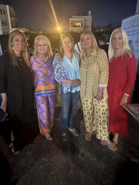 ΜΙΚΗΣ * 100, Η ΣΥΝΑΥΛΙΑ!