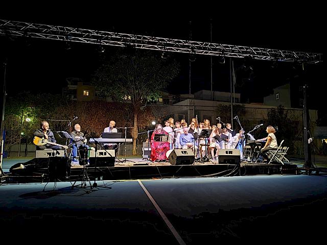 ΜΙΚΗΣ * 100, Η ΣΥΝΑΥΛΙΑ!