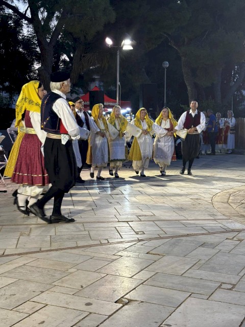 «Βήματα & Γεύσεις στις Γειτονιές της Ελλάδας»