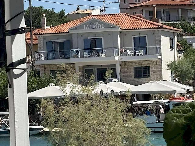 ΜΟΝΟΗΜΕΡΗ ΕΚΔΡΟΜΗ ΣΤΑ ΤΡΙΖΟΝΙΑ